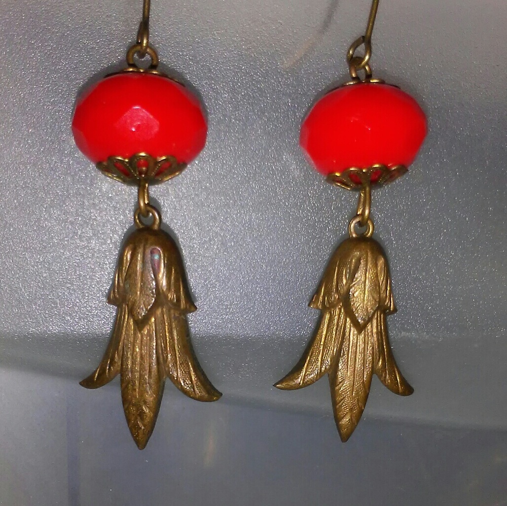 Red dangling vintage Japanese earrings